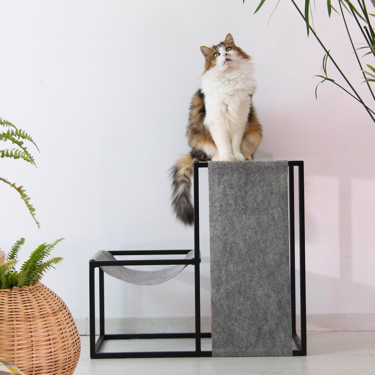 Petit arbre à chat design Élégance - Format S - Textile Gris