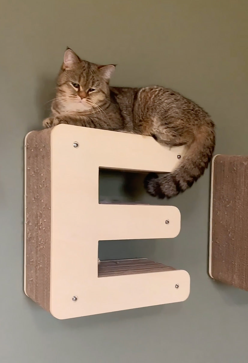 Lettre griffoir mural pour chat au choix (A à Z)