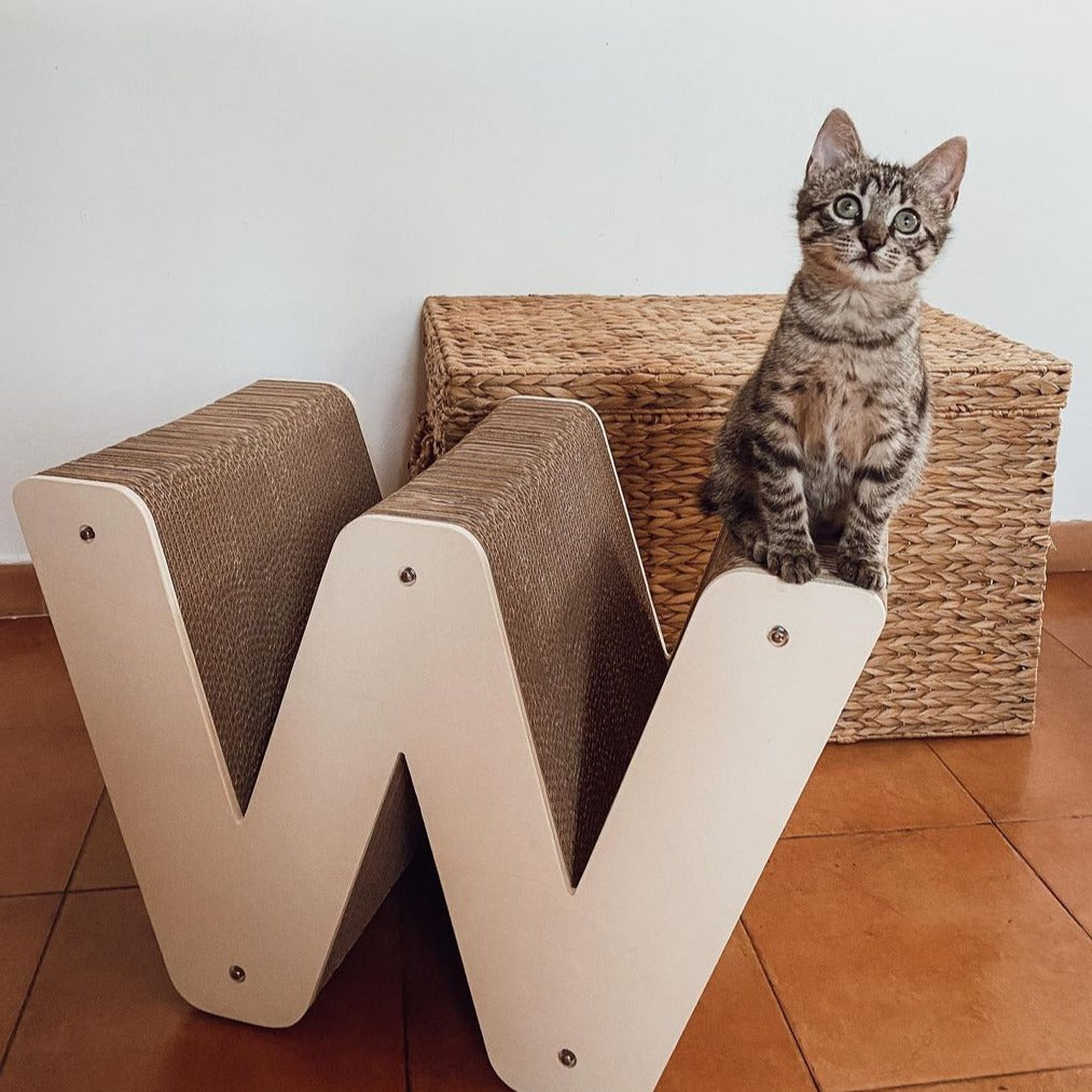 griffoir-grattoir-chat-blanc-repos-relax-éléquant-discret-beau-recgargeable-homycat