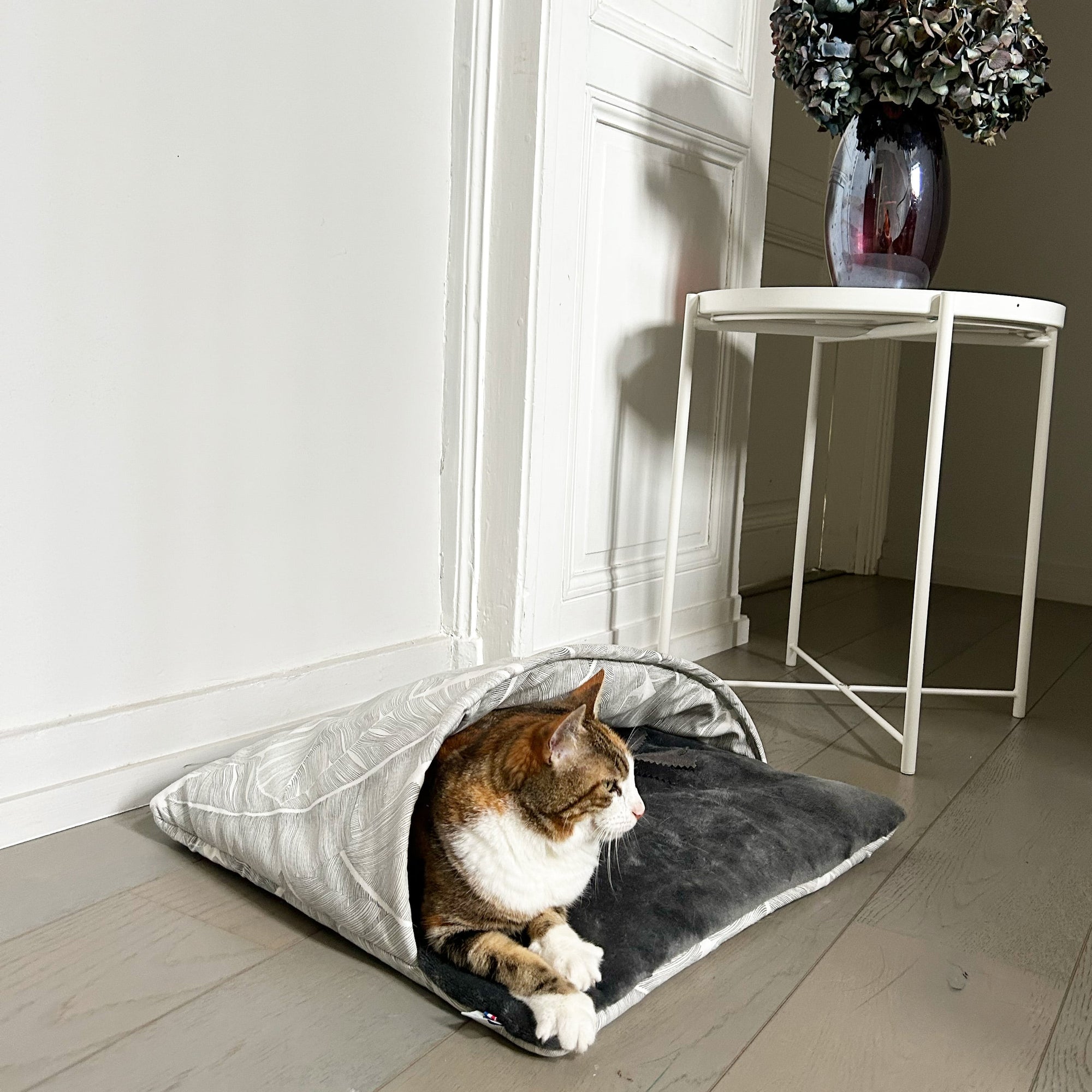 Le moelleux Gris Plume - Couchage pouf chat design