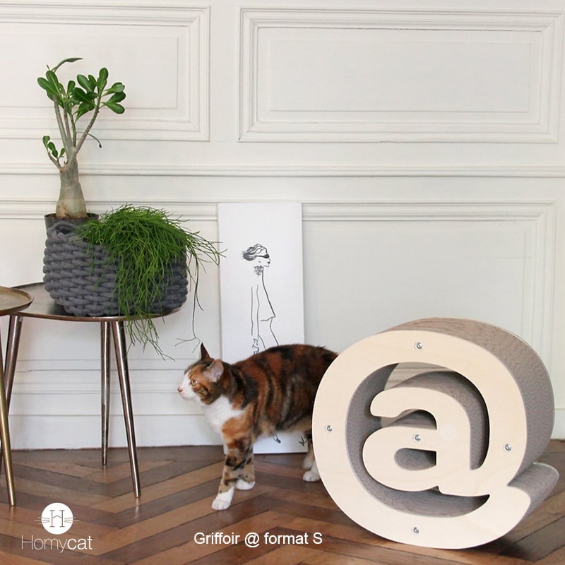 griffoir-forme-arobase-@-simple-decoration-maison-appartement-homycat