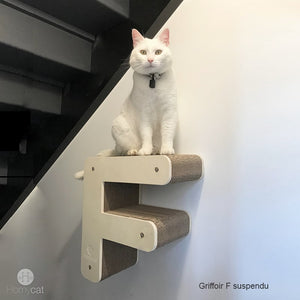 chat-adulte-blanc-perchoir-accrocher-au-mur-lettre-F-griffoir-homycat