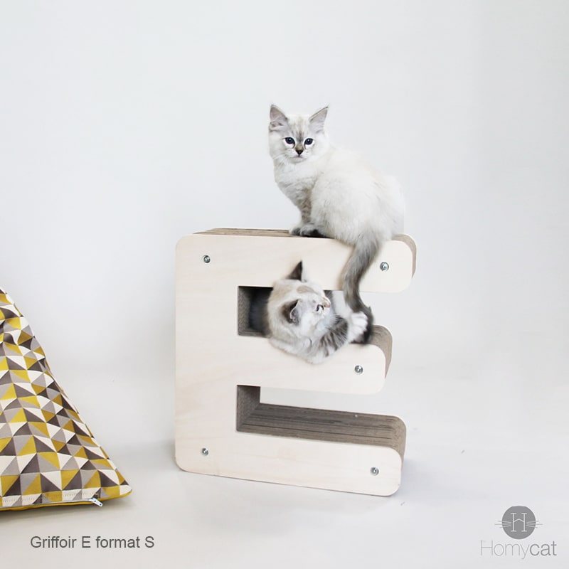 chat-griffoir-lettre-e-grattoir-alphabet-design-deco-france-homycat